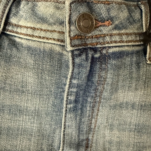 Studio Blue Distressed Faded Denim Shorts Size 29 Raw Hem - Picture 9 of 13